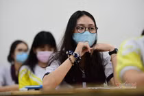 Gần 25 trường đại học chuyển sang dạy trực tuyến