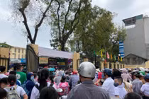 Đi học trở lại: “Chữ thầy lại trả cho thầy”