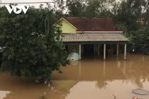 Lọc nước đúng cách cho người dân vùng lũ