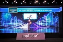 Ông Emin Turan, Tổng Giám đốc Sanofi Đông Dương tại lễ trao giải. 