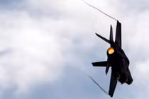 Không quân Israel không kích các mục tiêu quân đội Syria ở ngoại ô Damascus