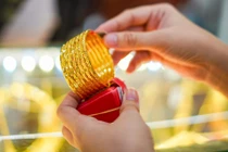 Người mua vàng lỗ hơn 2 triệu đồng sau một tuần