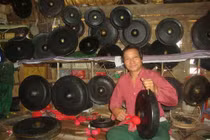 Một đời sóng gió cồng chiêng