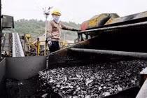 Fitch Ratings dự báo giá quặng tiếp tục tăng cao