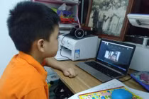 Nhiều học sinh mắc kẹt vì COVID-19 trước ngày khai giảng