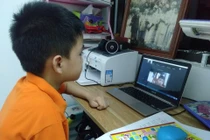 Nhiều học sinh mắc kẹt vì COVID-19 trước ngày khai giảng