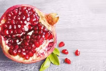 Kháng sinh từ dịch chiết từ cây trinh nữ và quả lựu