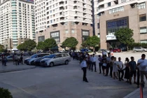 Mua nhà ở xã hội phải 'lót tay' môi giới