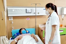 Khâu eo tử cung giữ thai cho thai phụ mang thai 21 tuần chuyển dạ