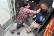 'Cần xử lý nghiêm người đàn ông đánh phụ nữ tới tấp trong thang máy'