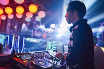 Hà Nội yêu cầu đóng cửa karaoke, vũ trường