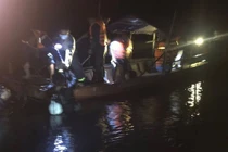 Lực lượng chức năng tổ chức tìm kiếm 3 người mất tích trên sông Mã.