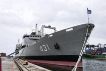 Hải quân Iran gánh chịu thảm họa, tàu hậu cần kỹ thuật bốc cháy và chìm ở vịnh Oman