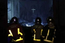 Những hình ảnh đầu tiên bên trong Nhà thờ Đức Bà Paris sau hỏa hoạn dữ dội