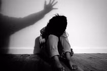 Hà Tĩnh: Khỏi tố, bắt tạm giam cụ ông 70 tuổi dâm ô 2 bé gái