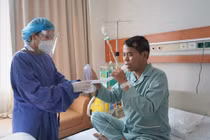 Ghép gan cấp cứu người bệnh chỉ còn thời gian sống 1 tuần