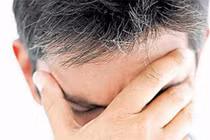 Bạn gái nói lời chia tay vì tóc bạc