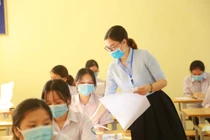 Sỹ tử ở Quảng Ninh phải ngồi chờ vì thiếu đề thi