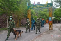 Lập hàng rào sống xuyên đêm bắt ma tuý, truy người nhập cảnh