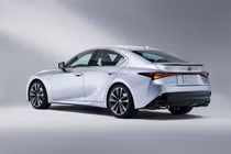 Lexus IS 2021 chính thức lộ diện