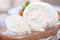 Sữa trâu tạo nên 'bà hoàng của các loại pho mát' ở Italia như thế nào?