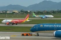 "Cháy" vé máy bay dịp 30/4 - 1/5, khách "đổ xô" tới các điểm du lịch