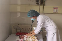 Hồi sức thành công trẻ 12 ngày tuổi mắc COVID-19 nguy kịch