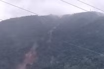 Thời điểm núi Bà Đen đang sạt lở chiều ngày 14/11.