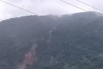 Thời điểm núi Bà Đen đang sạt lở chiều ngày 14/11.