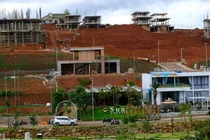 Đường sá, hạ tầng được xây dựng rầm rộ dù chưa được phép hình thành điểm dân cư.