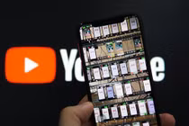 Hệ lụy kiếm tiền từ YouTube