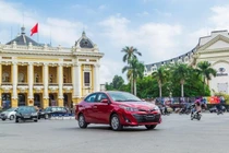 Khách mua xe Toyota sẽ được tặng bộ bơm lốp điện tử chính hiệu