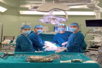 7 tiếng cắt và tạo hình dạ dày, thực quản cho bệnh nhân bị bỏng hóa chất