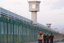 Trung Quốc 'trả miếng' Mỹ về vấn đề Tân Cương