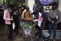 Nam Phi: Biến thể Omicron có thể chiếm tới 90% số ca mắc mới