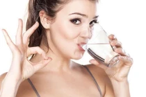 Mùa lạnh, những thời điểm nên hạn chế bổ sung nước