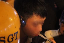 Người đàn ông tự nhận là vụ trưởng, đã uống bia nhưng không chịu đo nồng độ cồn