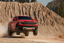 Ford Ranger Raptor thế hệ mới ra mắt, có bản V6 tăng áp kép