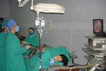 Nội soi “cứu” bệnh nhân u tuyến thượng thận