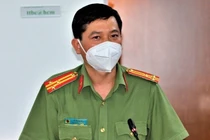 Thượng tá Lê Mạnh Hà, Phó trưởng Phòng Tham mưu Công an TPHCM thông tin tại buổi họp báo.