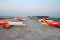 Máy bay của các hãng hàng không tại sân bay Nội Bài. (Ảnh: CTV/Vietnam+)