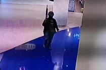 Binh sĩ Thái Lan xả súng hàng loạt tại trung tâm thương mại