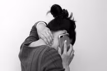 Cứng cổ do dùng Smartphone