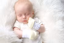 Chú ý bao tay kẻo hoại tử tay bé