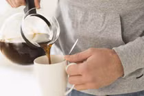 Thực hư việc uống cà phê giúp giải rượu