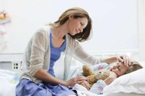 Chăm sóc bé bị sốt xuất huyết tại nhà