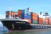 Tàu biển chuyển biến về “lượng” nhưng vẫn yếu về “chất”