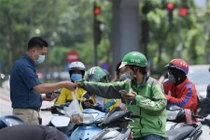 Hà Nội: Shipper được phép hoạt động từ 9h - 22h hằng ngày từ 21/9/2021. 