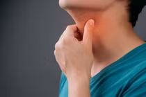 Đau họng khi chuyển mùa