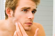 Dùng dầu dừa thay thế kem cạo râu